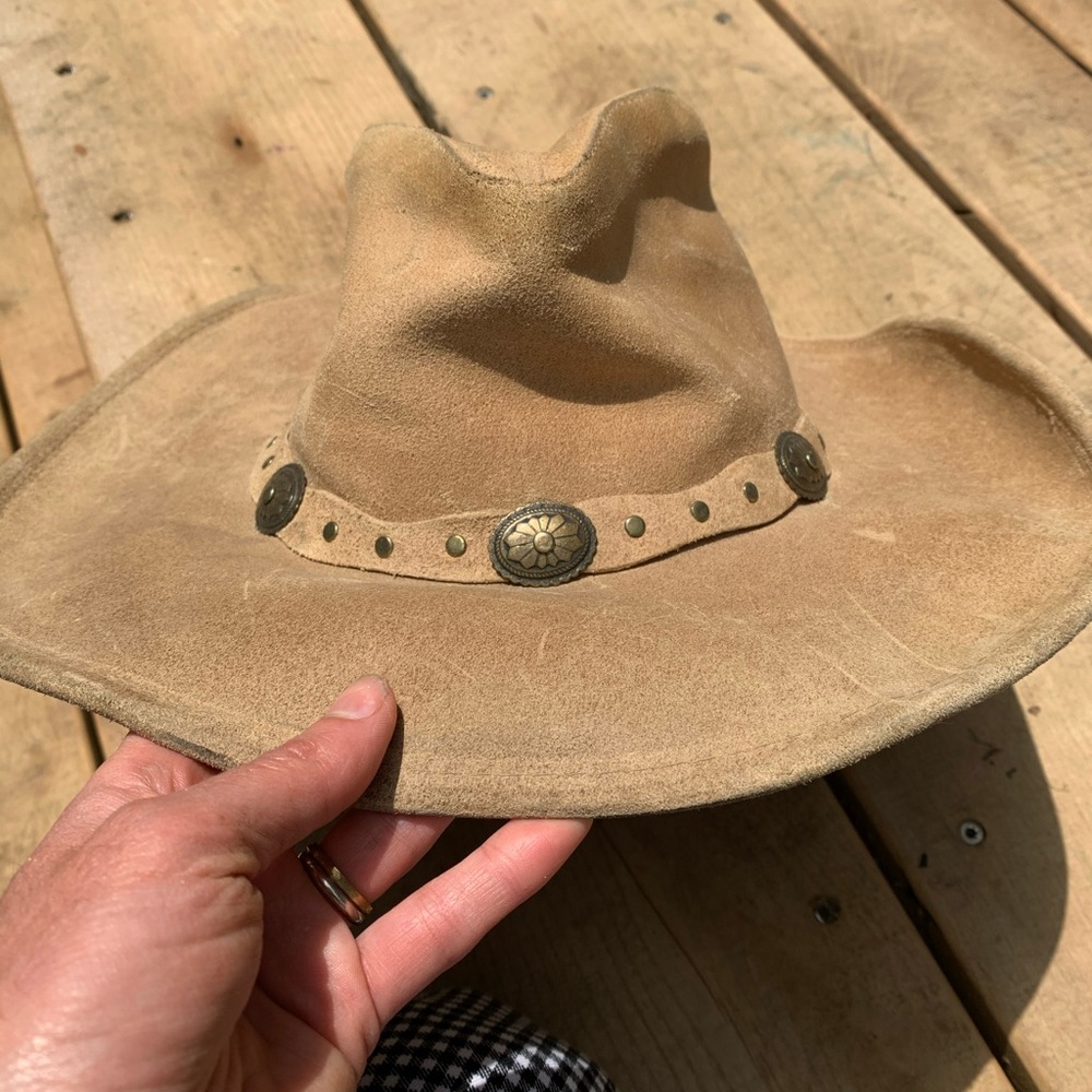 NWT leather Minnetonka “Silverton” hat!